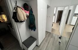 Apartament semidecomandat de 3 camere renovat lux Craiovita, gata de mutat