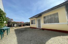 Casa demolabila,teren 280 mp,zona Romanesti