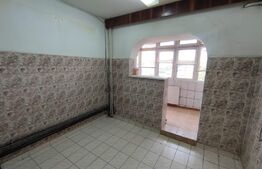 Apartament cu 3 camere , decomandat, zona Amaradia-Politie