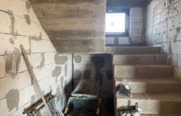 Casă nouă, complet finisată, la cheie, în regim P+1 construită în stil mediteranean cu 5 dormitoare și teren aferent de 412 mp în zona Damila-Selgros