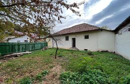 Casă pe parter 84 mpc, pe un teren de 697 mp, front 18 m, CENTRU