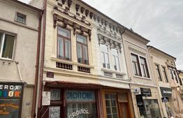 Oportunitate! Casă renovabilă cu etaj, situată în Centrul Vechi al Craiovei
