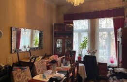 Oportunitate! Casă renovabilă cu etaj, situată în Centrul Vechi al Craiovei