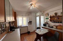 Apartament cu 3 camere, centrala termica, aer conditionat, zona centrala