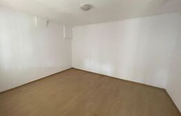 Casa pe parter ,teren de 297mp, zona Peco Romanesti