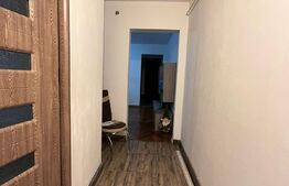 Apartament 3 camere, 74 mp, semidecomandat, centrală termică, zona Centrală