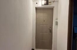 Apartament 3 camere, 74 mp, semidecomandat, centrală termică, zona Centrală