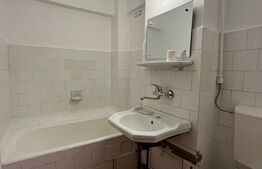 Garsonieră cu balcon, suprafață de 31 mp, în zona centrală