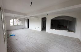 Apartament la gri, zona centrala, 164 mp2 utili