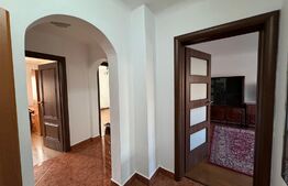 Apartament 3 camere decomandat, et. 2, centrală termică, Rovine