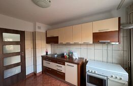 Apartament 3 camere decomandat, et. 2, centrală termică, Rovine