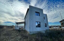 Casa de vanzare la gri 209 mp la Carcea 480 mp teren toate utilitatile