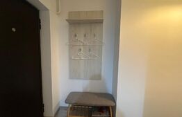 Apartament cu 3 camere, 80 mp, decomandat, situat la etaj intermediar, în zona centrală