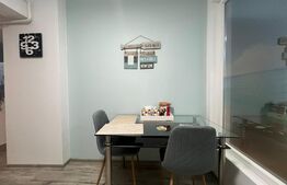 Apartament cu 3 camere, 80 mp, decomandat, situat la etaj intermediar, în zona centrală