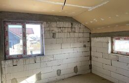 Casă semifinisată P+M cu teren aferent de 320mp situată în cartierul Popoveni