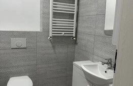 Prima închiriere: Apartament ultrafinisat cu 2 camere, parcare privată, zonă centrală