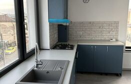 Prima închiriere: Apartament ultrafinisat cu 2 camere, parcare privată, zonă centrală