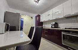 Apartament cu 4 camere,90 mp utili,  cartier Sarari