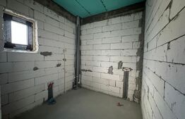 Casă semi-finisată P + E, 111 mp utili, teren 339 mp, Pielești, zona Magnolia