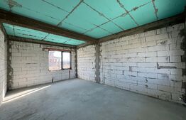 Casă semi-finisată P + E, 111 mp utili, teren 339 mp, Pielești, zona Magnolia