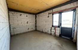 Casă semi-finisată P + E, 111 mp utili, teren 339 mp, Pielești, zona Magnolia