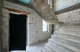 Casă semi-finisată P + M, 131 mp utili, teren 339 mp, Pielești, zona Magnolia