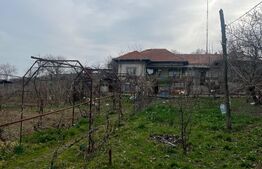 Casa boiereasca in Podari, 5 camere 109 mp utili cu 500 mp de teren