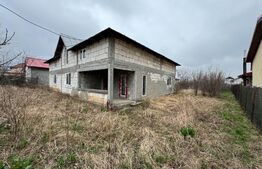 Casă la rosu, 100 mp utili, 1000 mp teren, zona Șimnicu de Sus