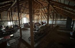 Casă la rosu, 100 mp utili, 1000 mp teren, zona Șimnicu de Sus