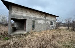 Casă la rosu, 100 mp utili, 1000 mp teren, zona Șimnicu de Sus