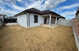 Casă , 3 camere , 86 mp, 300 mp teren, zona Damila