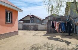 Casa, teren 563 mp , zona Romanesti