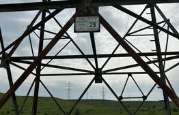 Teren extravilan pretabil proiect fotovoltaic - 99.969 mp, Pielești