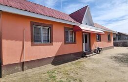 Casa, teren 563 mp , zona Romanesti