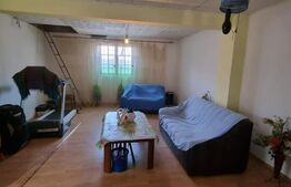 Doua case pe teren 851 mp ,zona Bariera valcii