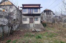 Doua case pe teren 851 mp ,zona Bariera valcii