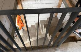 Casă semifinisată P+M cu teren aferent de 320mp situată în cartierul Popoveni