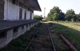 Teren intravilan, depozit și siloz de cereale în Caracal, jud. Olt