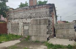 Teren 636 mp , front 21 m , hală demolabilă , zona Brestei