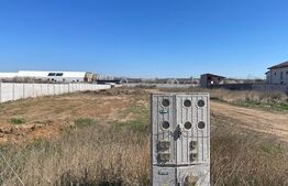 Teren intravilan 2720mp, deschidere bilaterală situat în zona Selgros/Stejarului