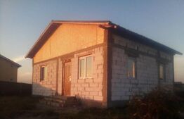 Casa cu 3 camere, 66mp, zona Ghercesti