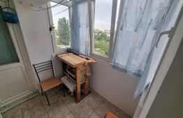 Apartament 3 camere decomandat, 1 Mai zona Targ