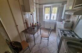 Apartament 3 camere decomandat, 1 Mai zona Targ