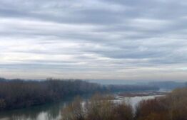 Teren intravilan 2.500 mp, la malul Jiului, Malu Mare