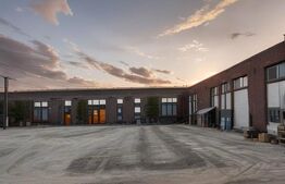 Hale cu suprafete de 1000-3000 mp, posibilitate realizare modificari,zona Podari