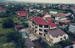 2 duplexuri de lux, 1100 mp, curte si piscina, Bariera Valcii