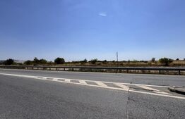 Teren intravilan, 44.421 mp, utilități la front, deschidere de + 130 m, Cârcea