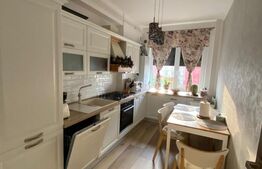 Apartament de 2 camere, decomandat, zona Consul