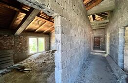 OPORTUNITATE! 8 hale de peste 16.000 mp, teren intravilan 4,5 ha, Brădești