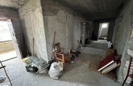 Casă la rosu, 100 mp utili, 1000 mp teren, zona Șimnicu de Sus